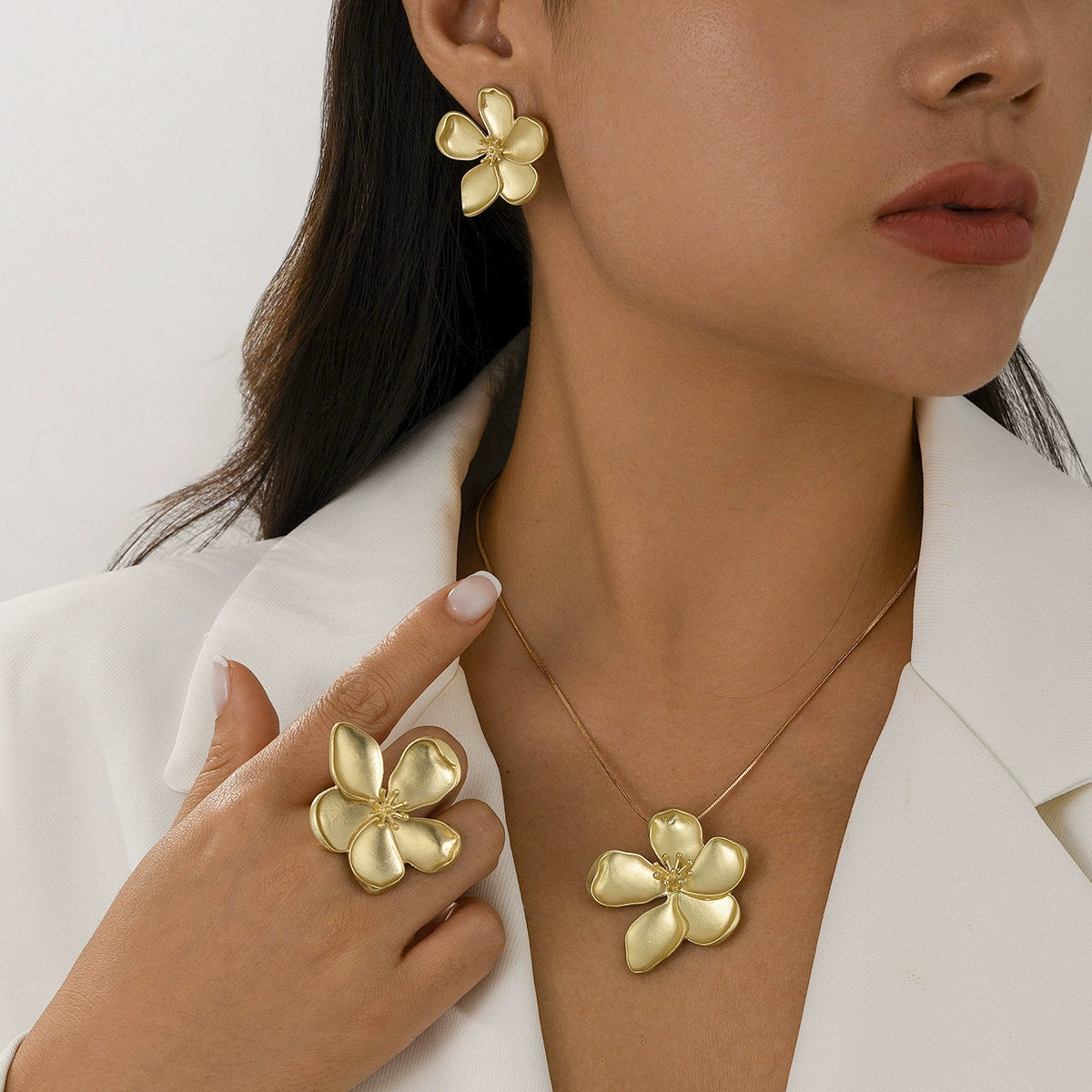 Adrianne Sculpted Bloom Jewelry - Matte Bronze 5236 (Necklace, Stud Earrings & Ring Set) [CBMY9SV1]