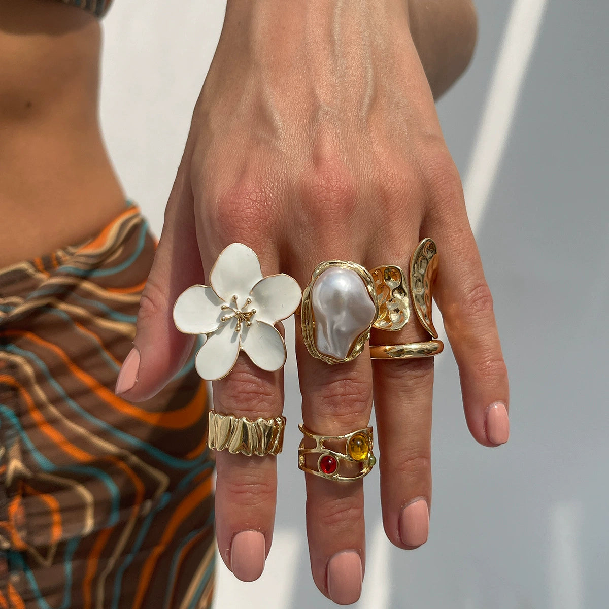 Yanely Baroque Pearl Ring Set - Light Gold + White 6-Piece Set [8XRV4QHT]