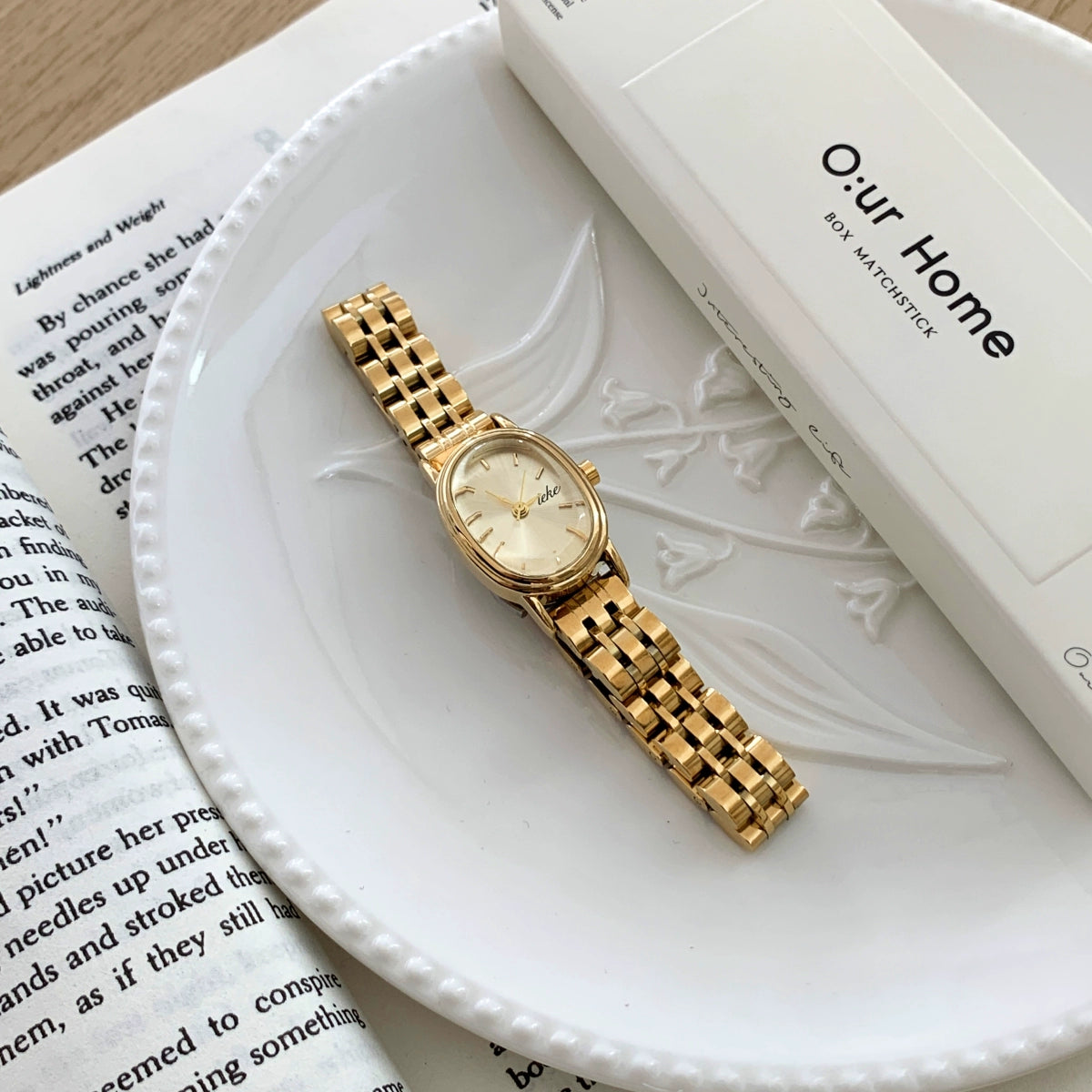 Emari Oval Steel Watch - Gold Band Gold Face [0ES06E9L]