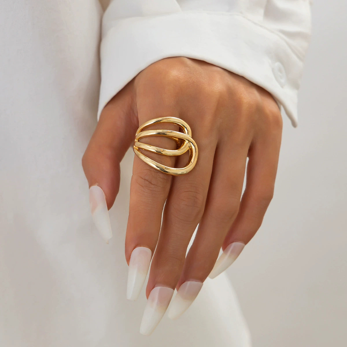 Genevieve Sculptural Metal Jewelry - Ring Style 04 - Light Gold [J1ENHJAR]