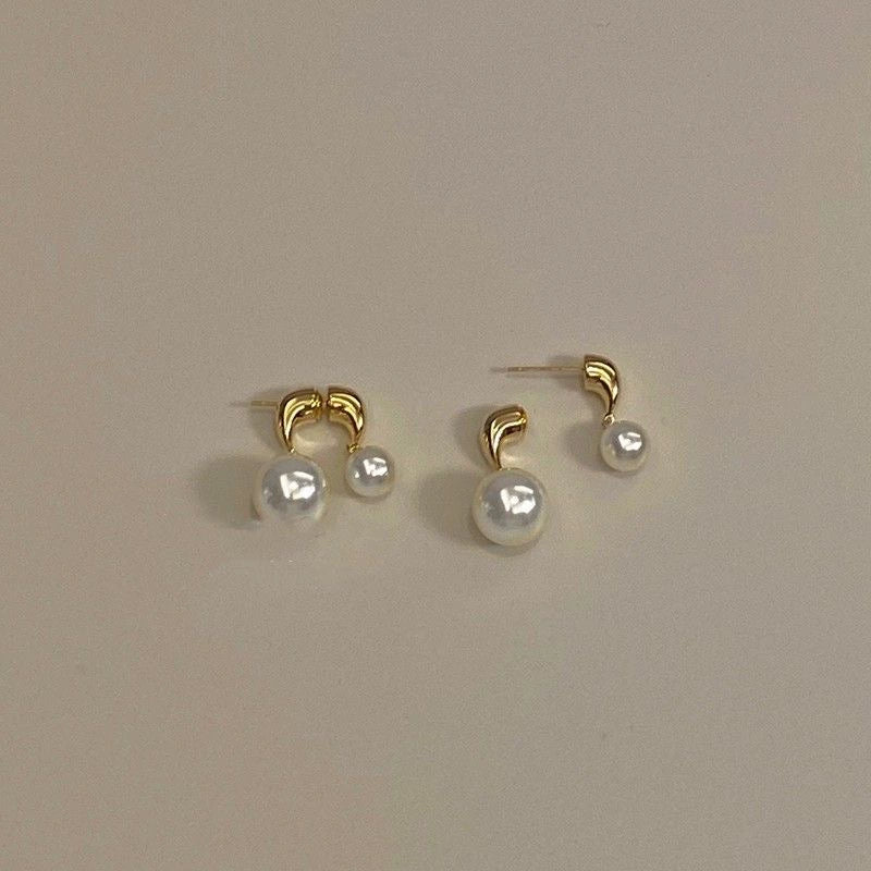 Mera Two-Way Pearl Earrings - Large and Small Pearl Earrings