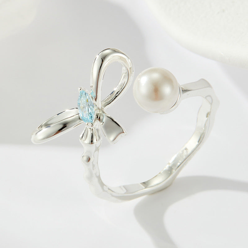 Hallie Delicate Bow Ring - Gold Tone [87GDJR9J]
