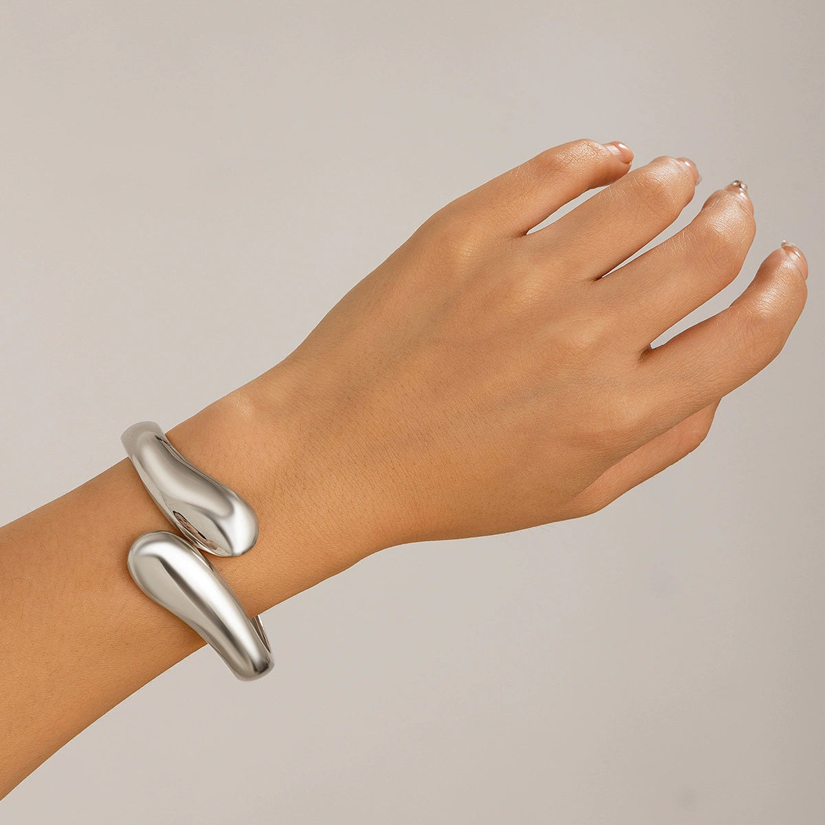 Ailynn Asymmetrical Pleated Metal Bracelet - Bracelet White Gold Style 1 [57GZD2DF]