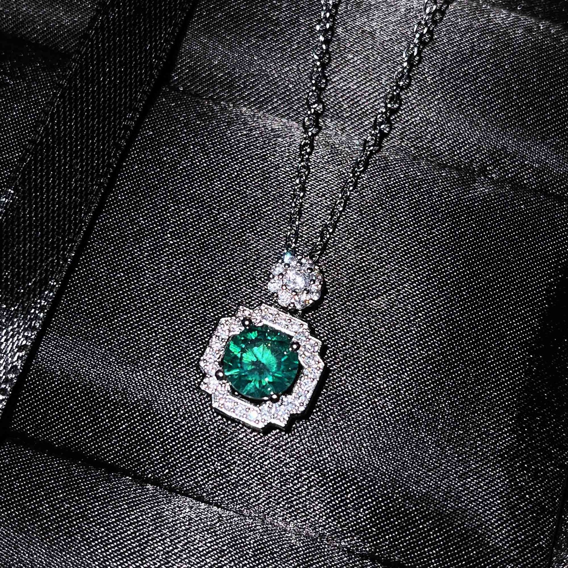 Gertrude Simulated Diamond Heart Necklace - Option 20: 2 Carat Pendant (Chain Not Included) [R49A1413]