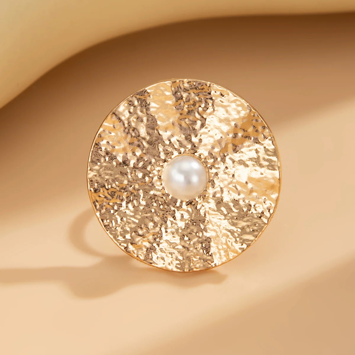 Zada Pearl Bloom Rings - Round Hammered Flower Light Gold