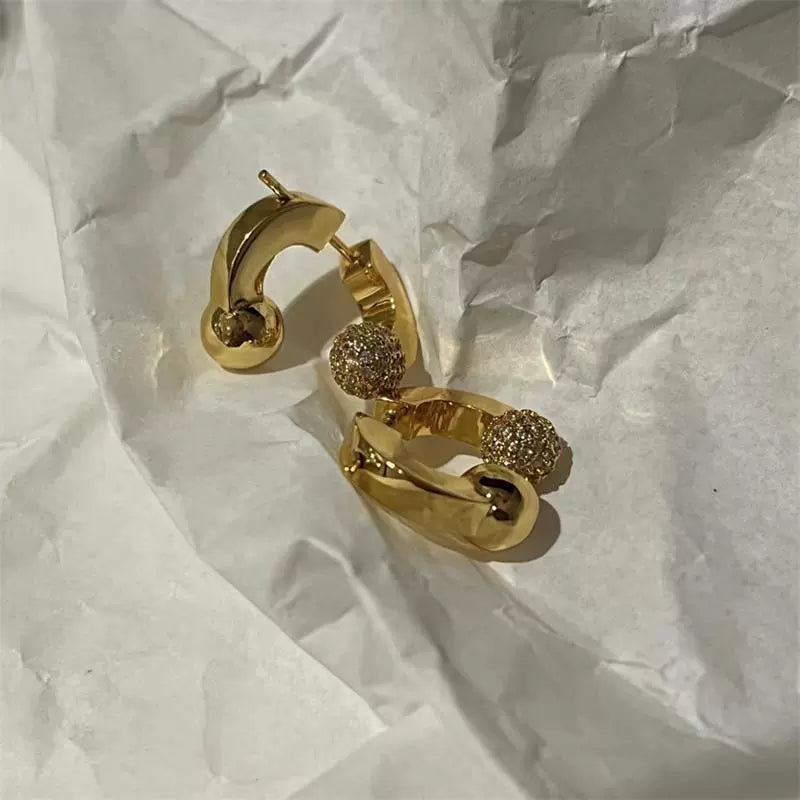 Claudia Zircon Sculpted Earrings - Gold Pair [EV9S4R04]