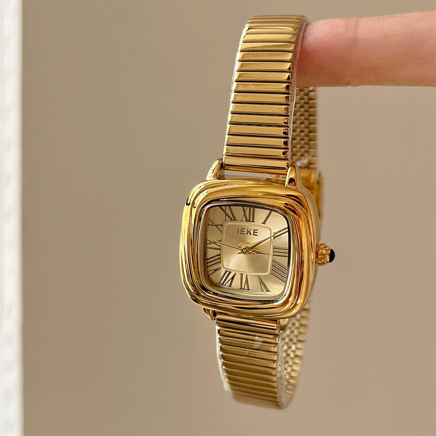 Hudsyn Retro Roman Square Watch - Gold Band Gold Dial [TRPGBZ60]