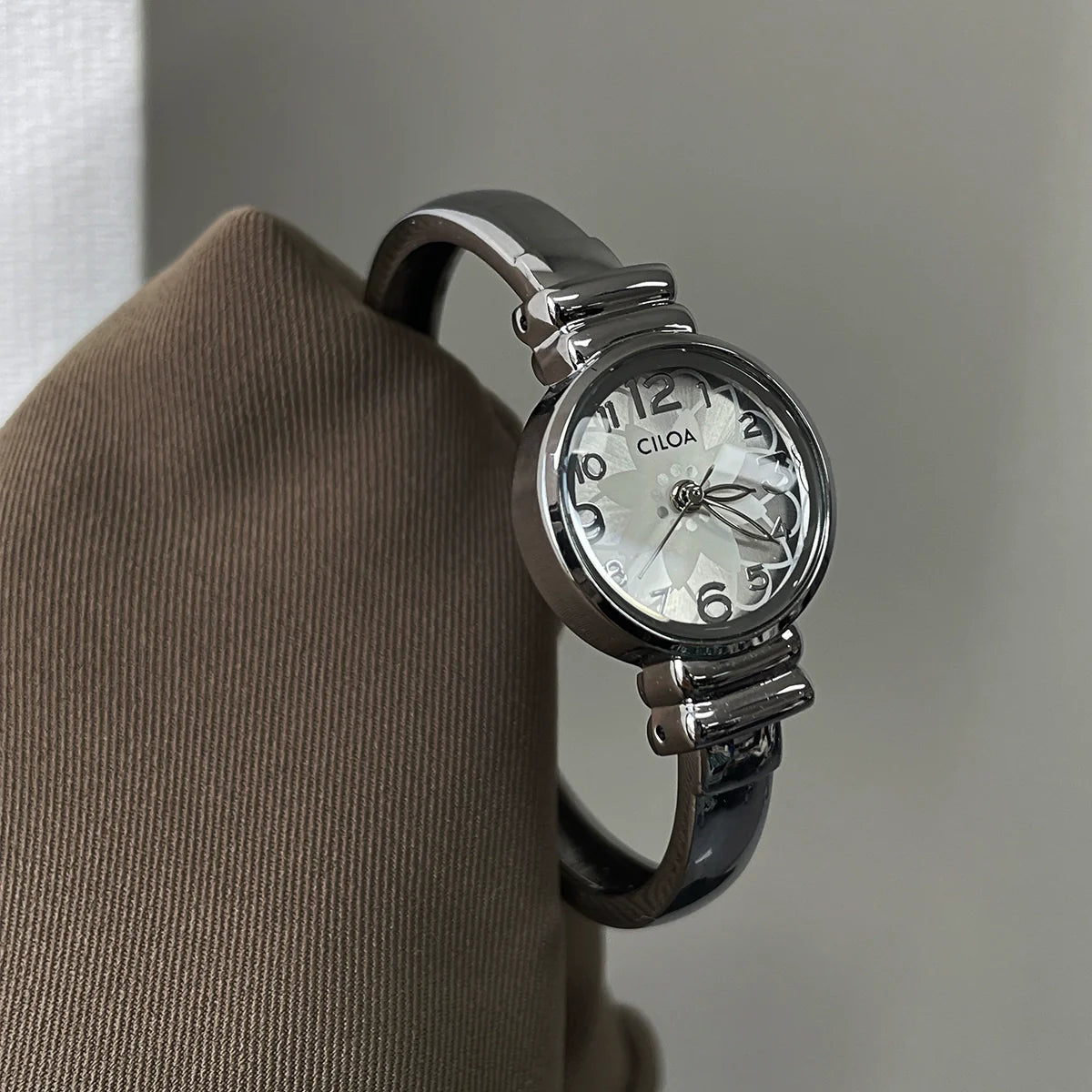 Janylah Elegant Bracelet Quartz Watch - White