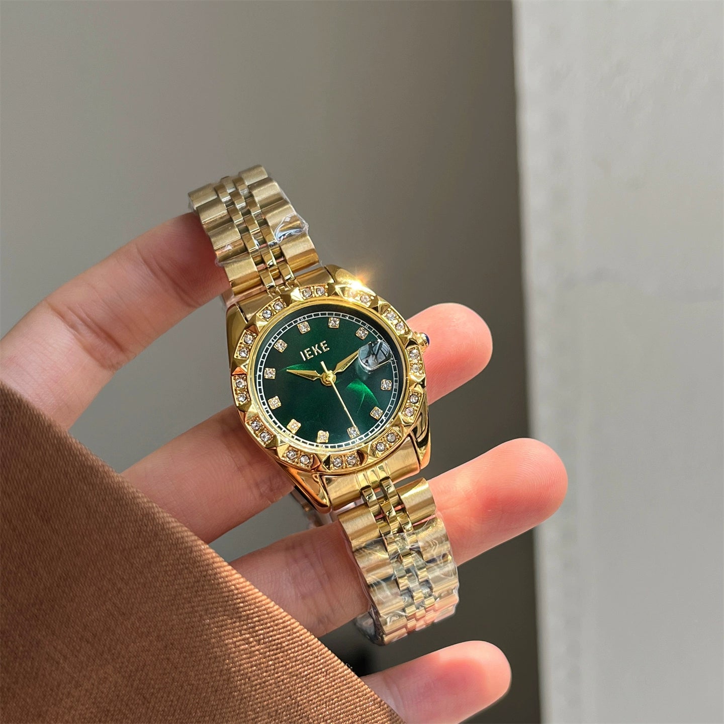 Izzabella Sparkle Dial Watch - Gold Band Green Dial [THMTFN0F]