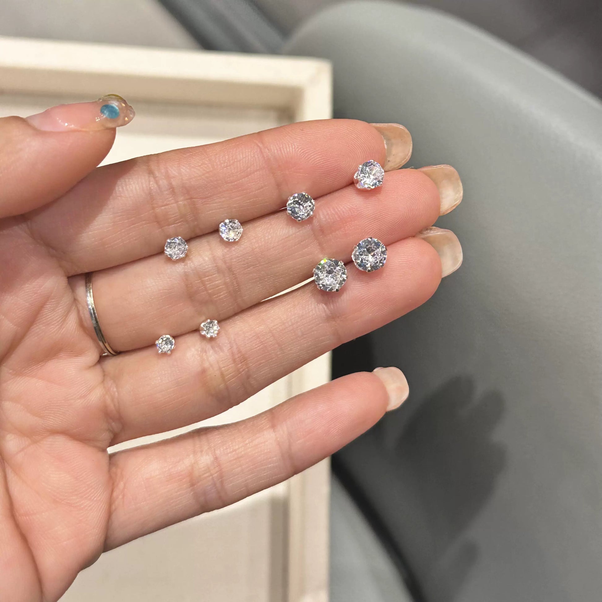 Lillia Elegant Solitaire Studs - 5mm Solitaire Stud