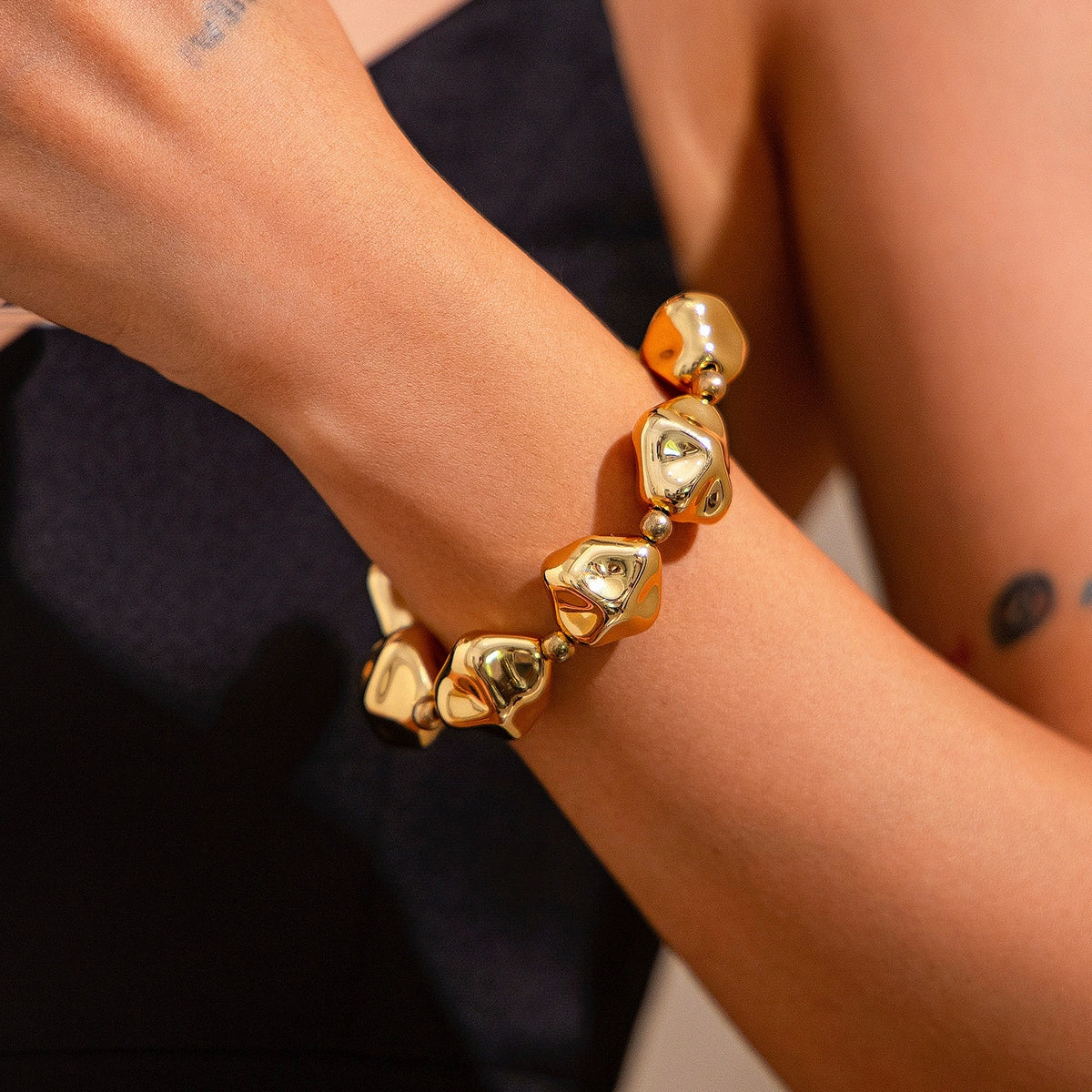 Cataleya Sculptural Statement Bracelet - Chain Bracelet 1 - Gold [2C2XYGVS]