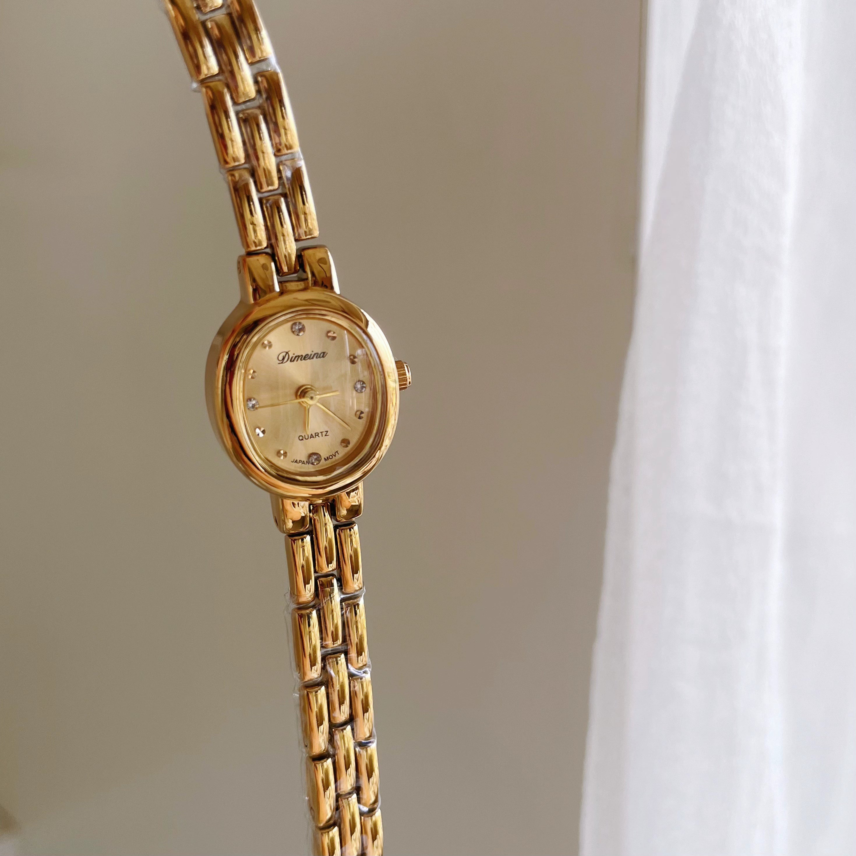 Queena Exquisite Oval Watch - Gold (Small Dial) [VOOREFQC]