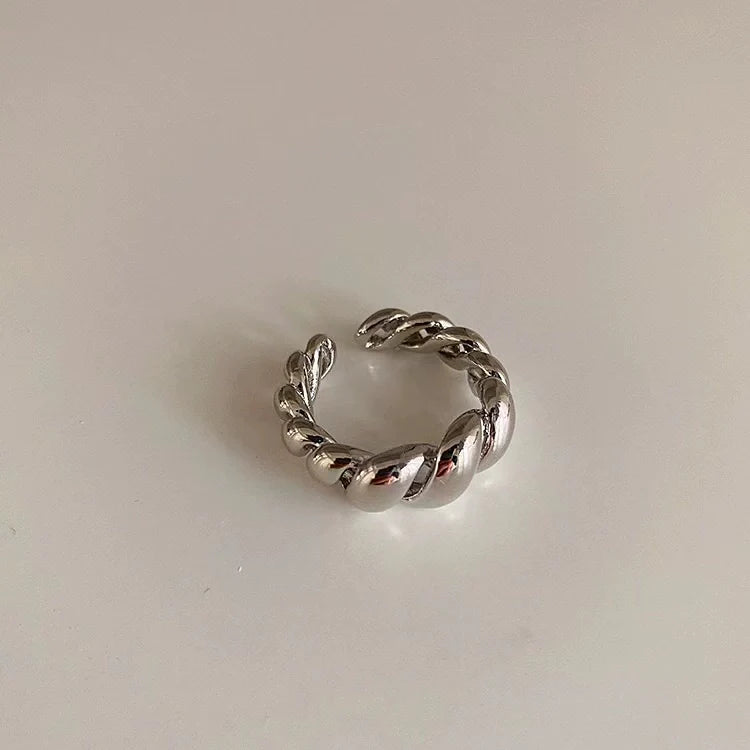 Victory Twist Adjustable Ring - Silver Twist