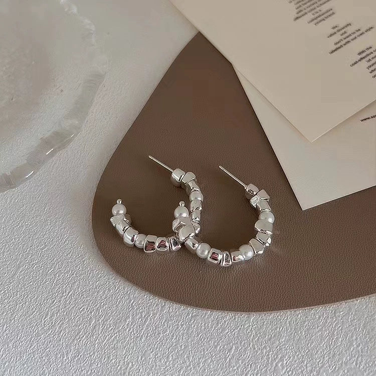 Amada Irregular Metal Earrings - Silver Pearl Metal Half-Circle (Silver Pin)