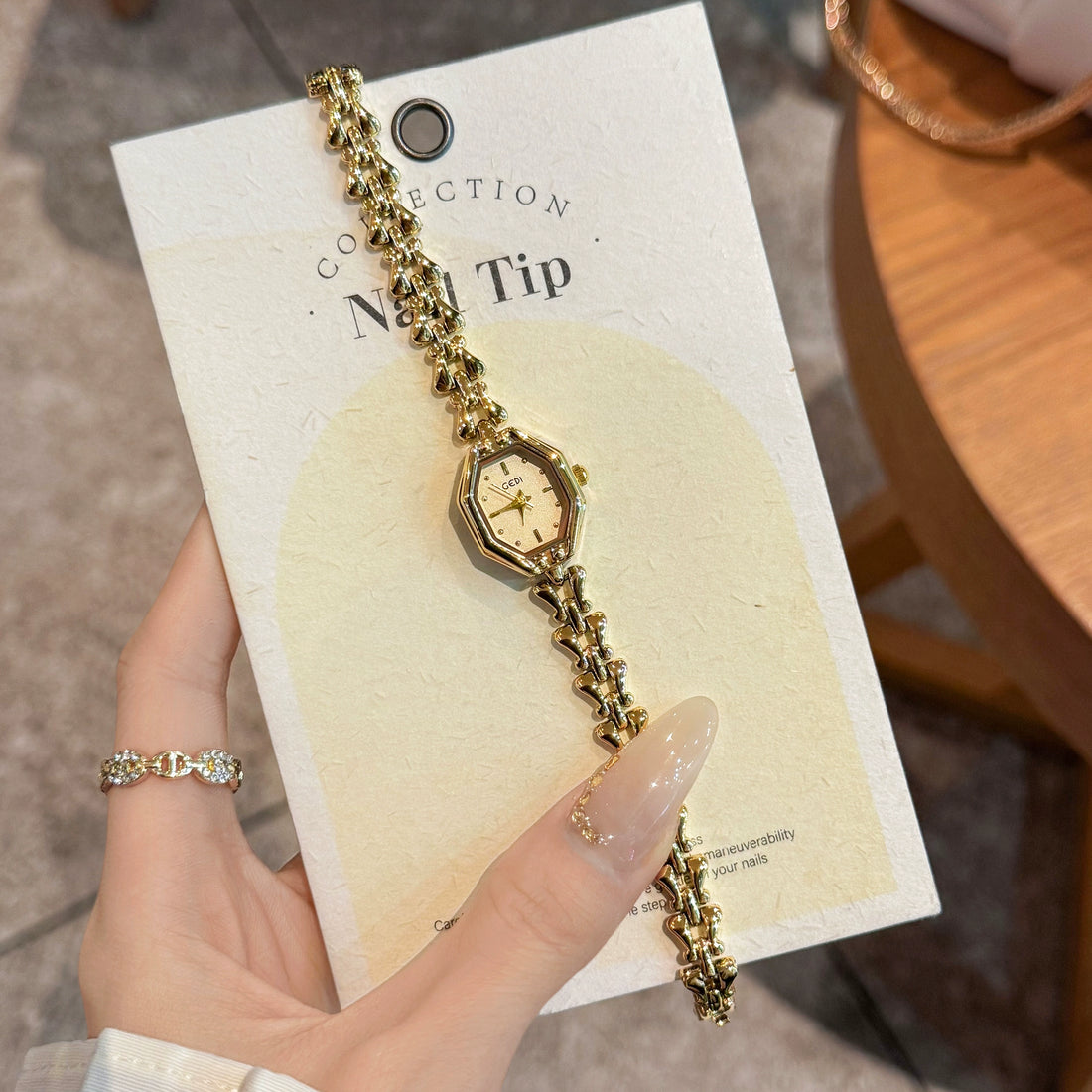 Angely Petite Bracelet Watch - Light Luxury Gold [URGFII4K]