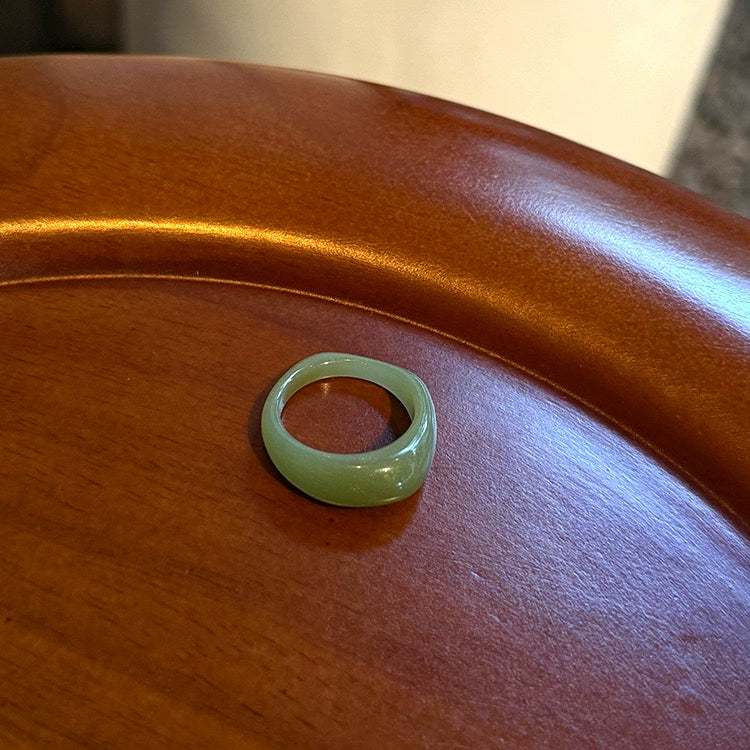Saryah Asymmetric Statement Ring - Green Resin Narrow [SFXYUUN8]