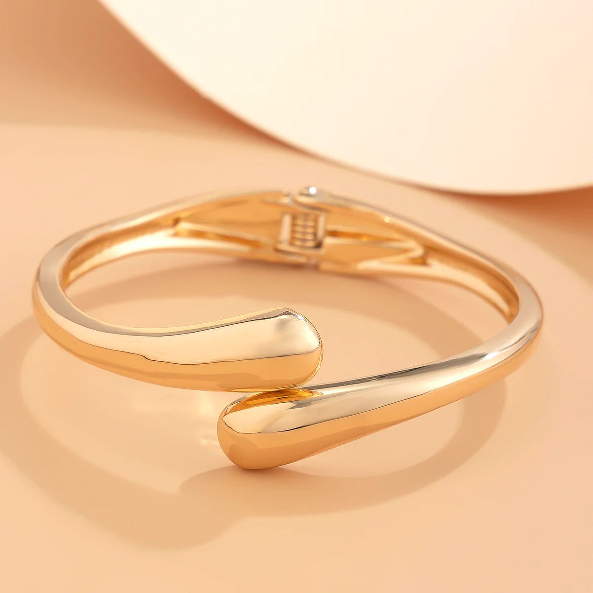 Khadija Teardrop Spring Bangle - Gold