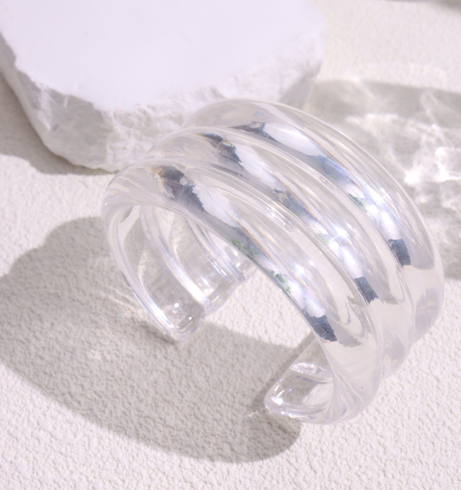 Kaylanie Resin Cuff Bracelet - Transparent Open Cuff [NQP47J1O]