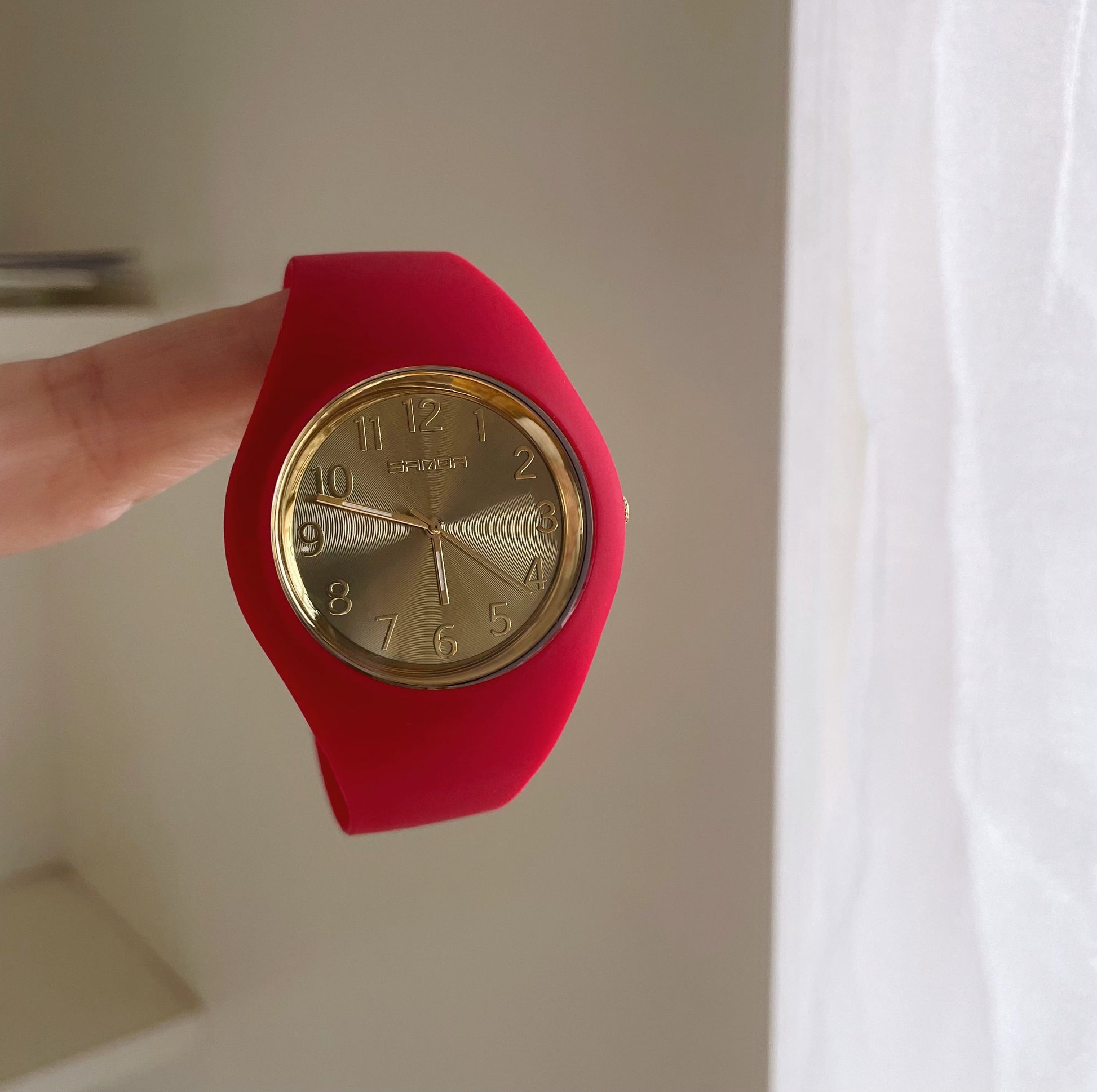 Syriah Vibrant Silicone Watch - Big Red Gold Face [NCFU54VZ]