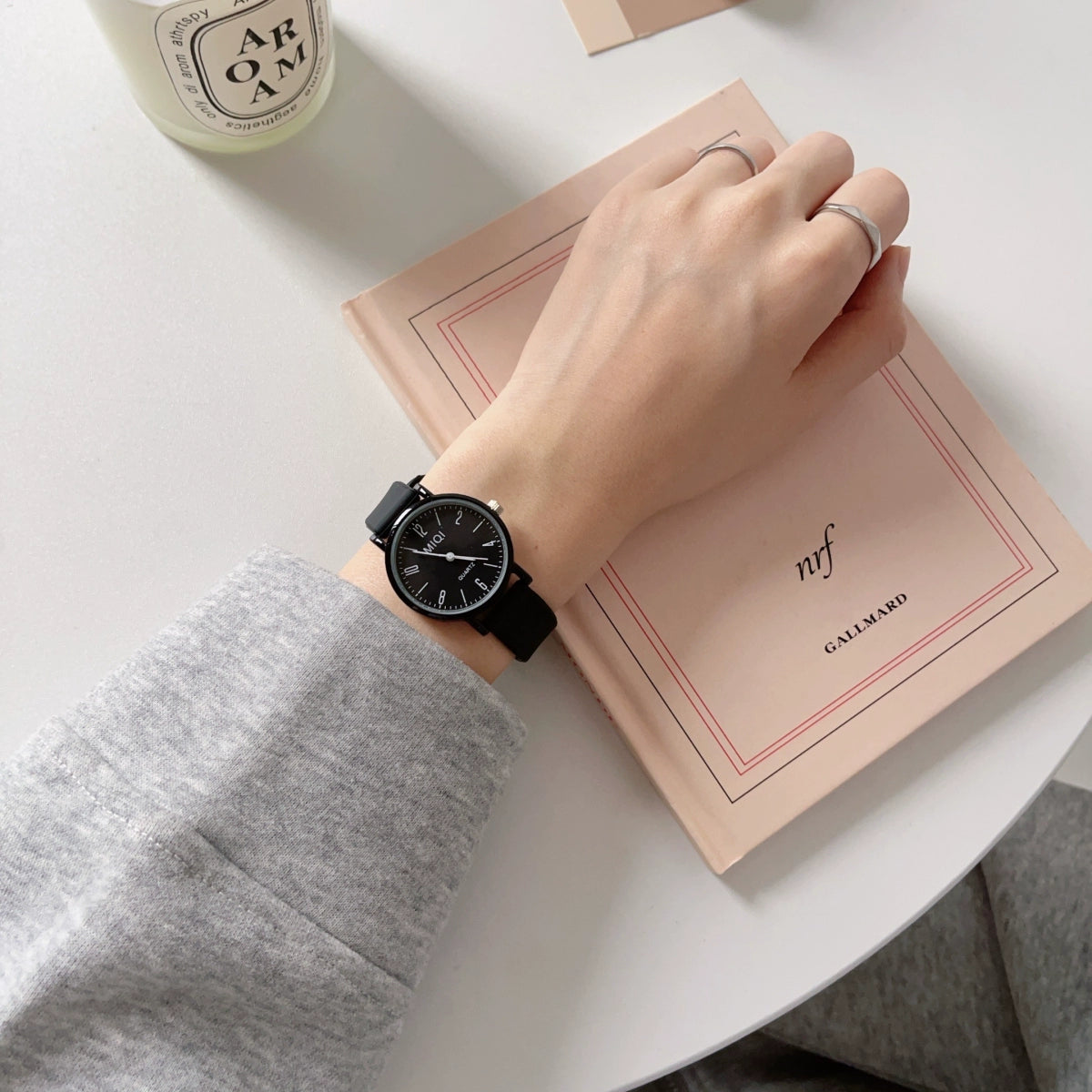 Ariana Modern Square Wrist Watch - Black Round Dial [EK5L94L8]