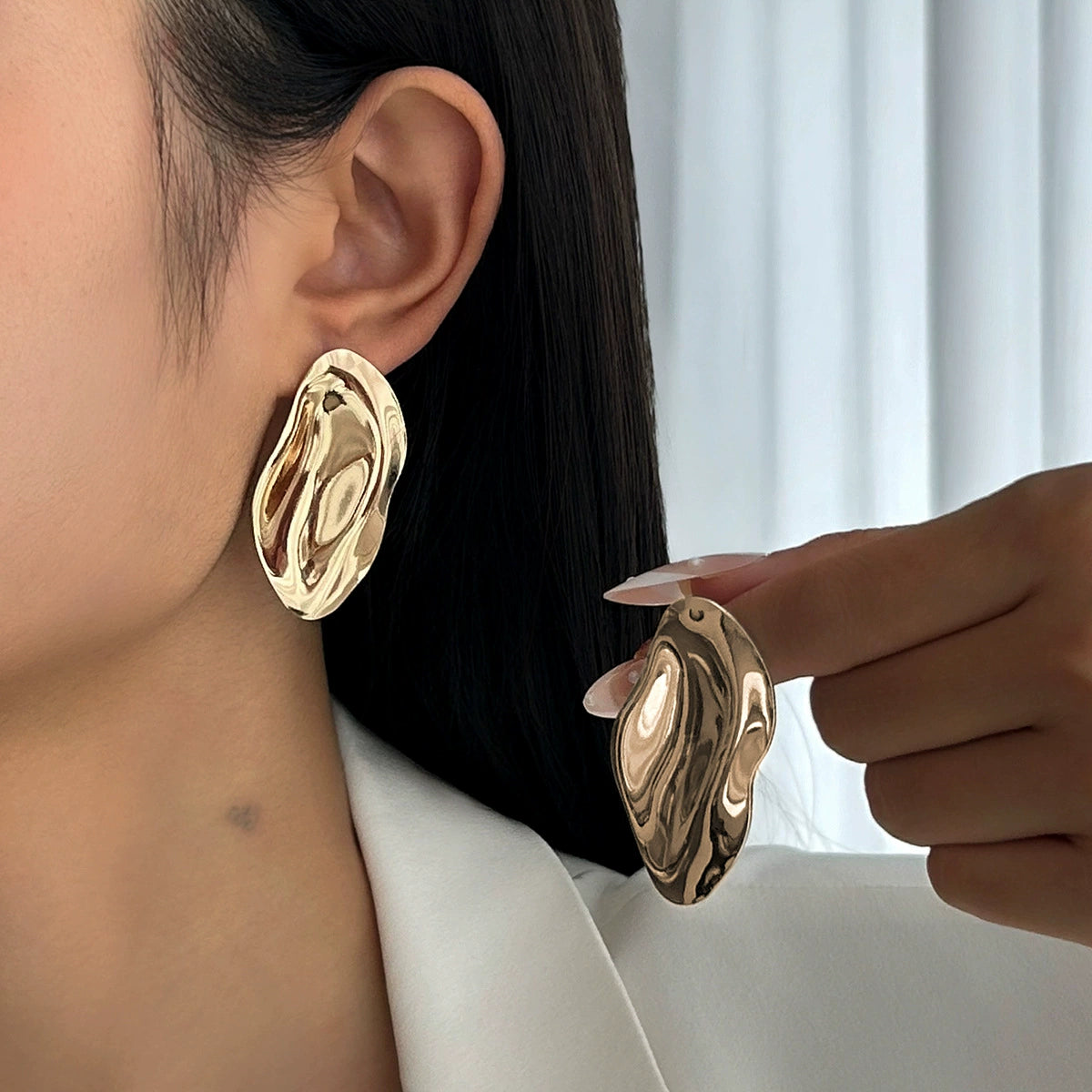 Tyra Sculptural Bow Petal Earrings - Style 06 Gold [SGGCS2CV]