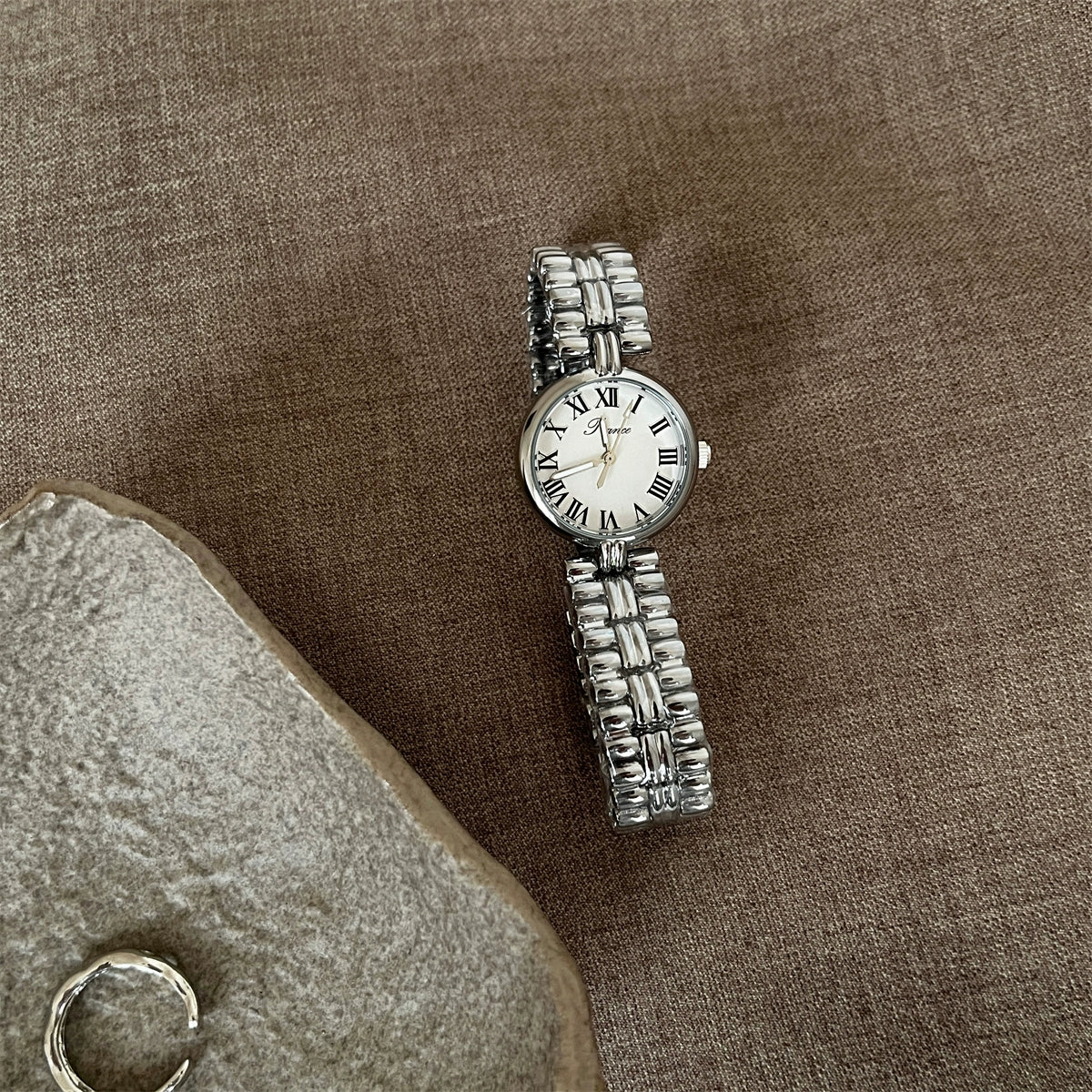 Karsen Vintage Chain Watch - Silver Strap White Dial (Roman) [YGR5E8TC]