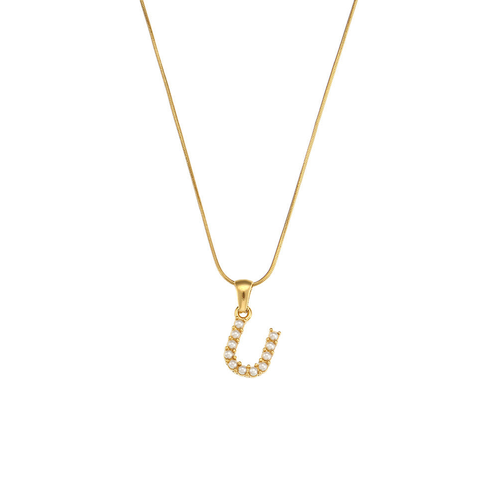 Makiah Letter Pearl Necklace - Letter U [1UNG6FED]