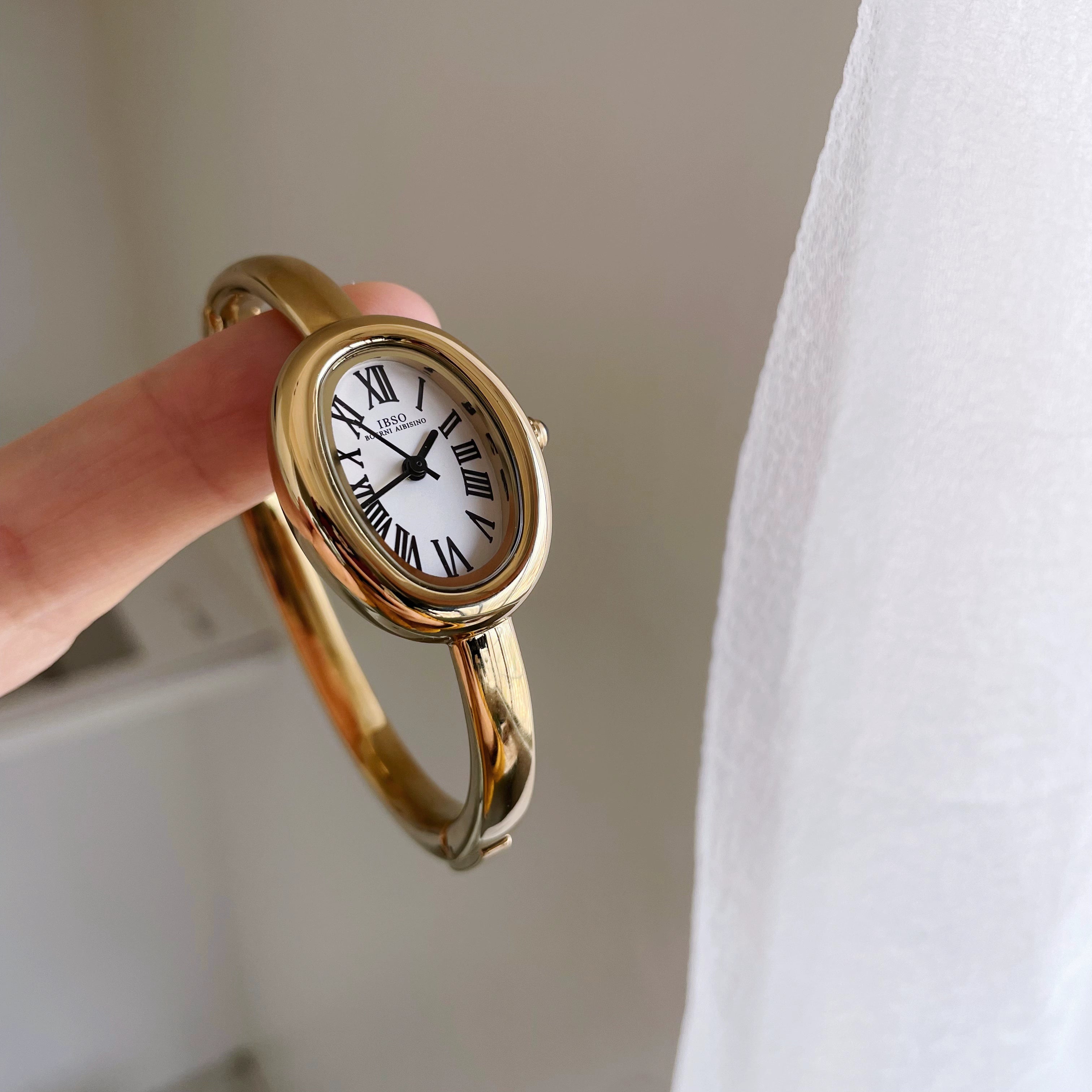 Kaydee Elliptical Bracelet Watch - Gold with White Dial [M5LESG9A]