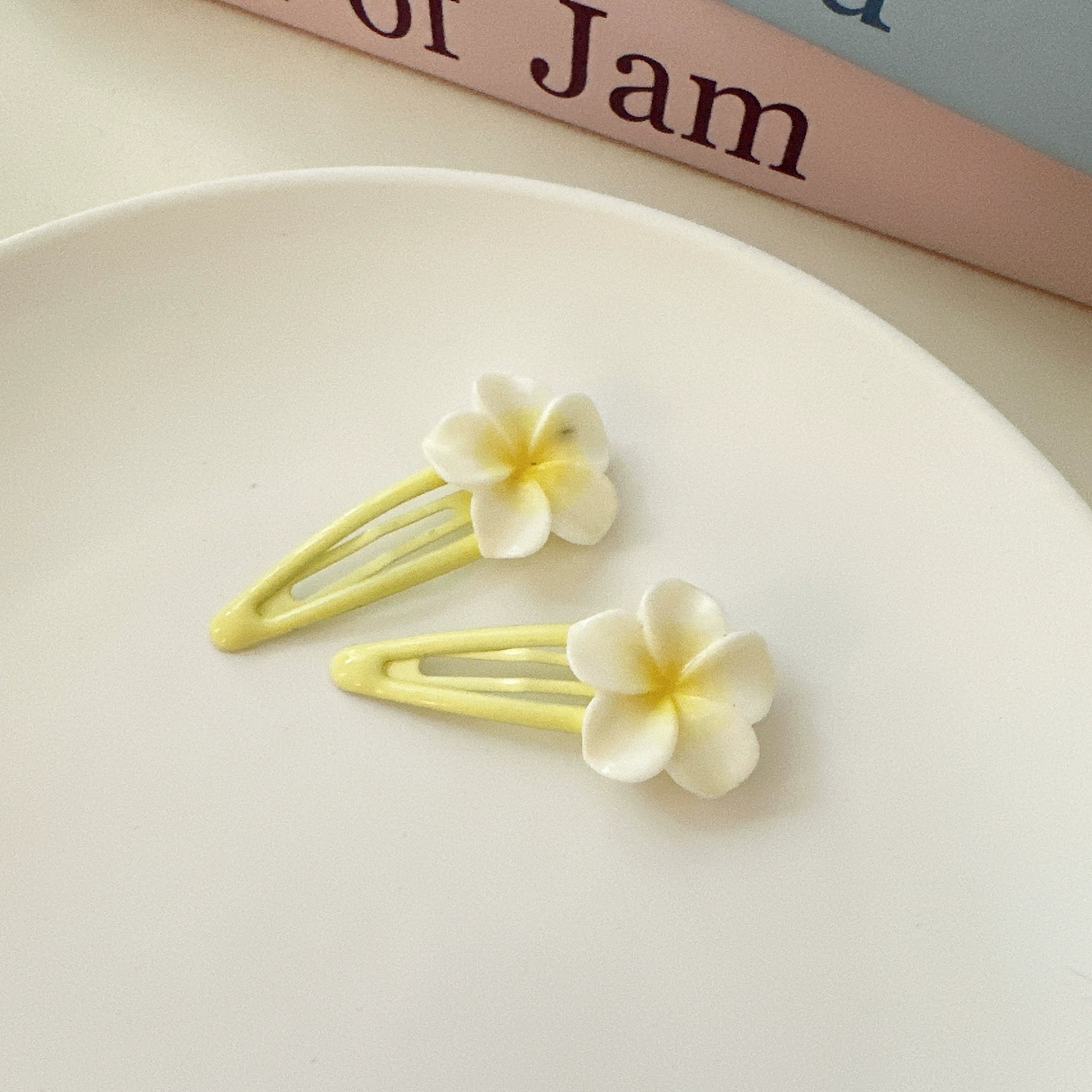 Nilah Plumeria Hair Accessories - BB Clip (Pair) [Q9UQ5P8T]