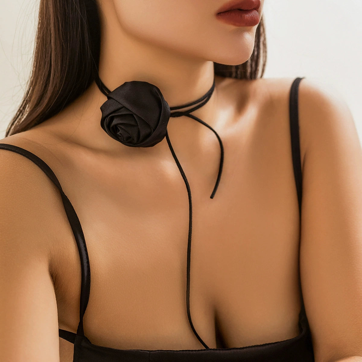 Cleopatra Velvet Camellia Choker - Black [YUP807X0]