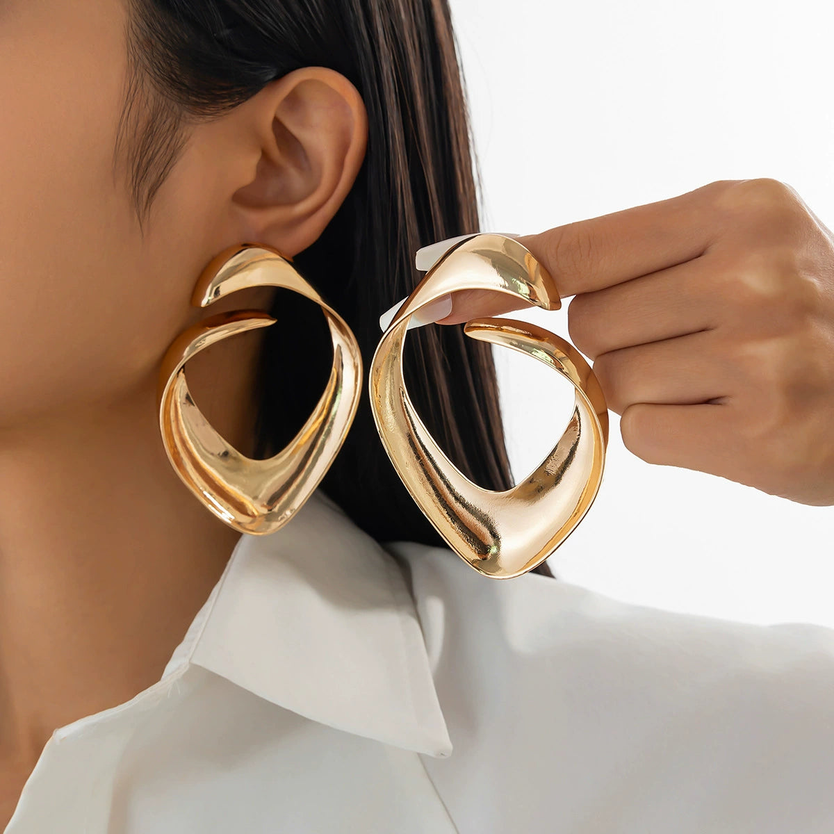 Tyra Sculptural Bow Petal Earrings - Style 01 Gold [ELEKZRPA]