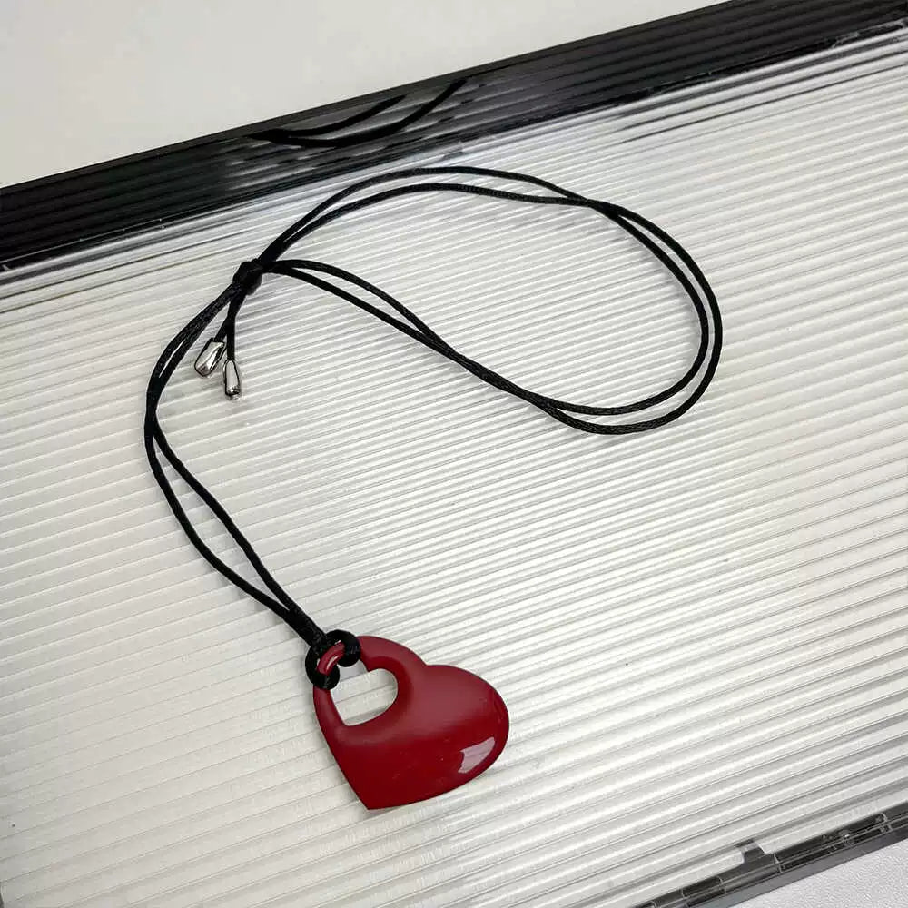 Elloise Satin Heart Choker - Red Heart Necklace [E13SZVXF]