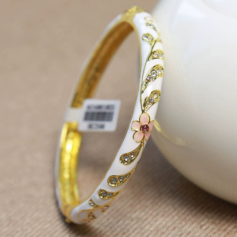 Angelique Floral Enamel Bangle - White [X5WN5ZVT]