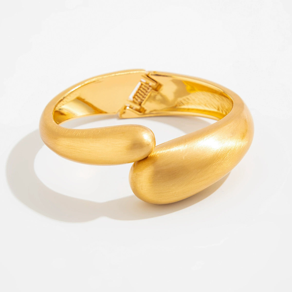 Priscila Asymmetrical Matte Cuff Bracelet - Brushed Gold Style 6 [IYYRIQNU]