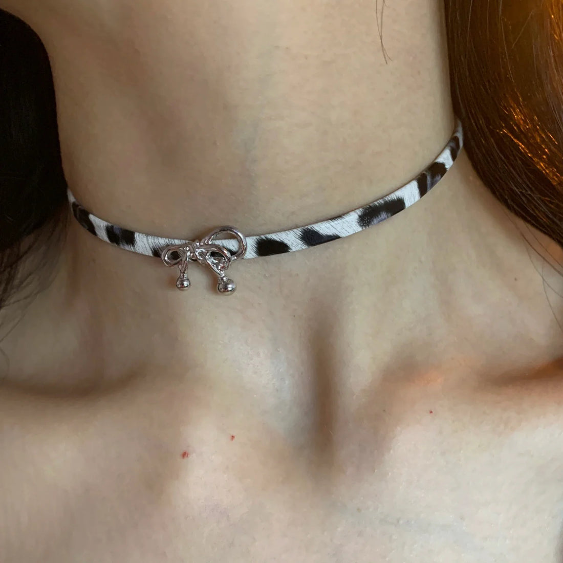 Isra Delicate Bow Choker - Leopard Print