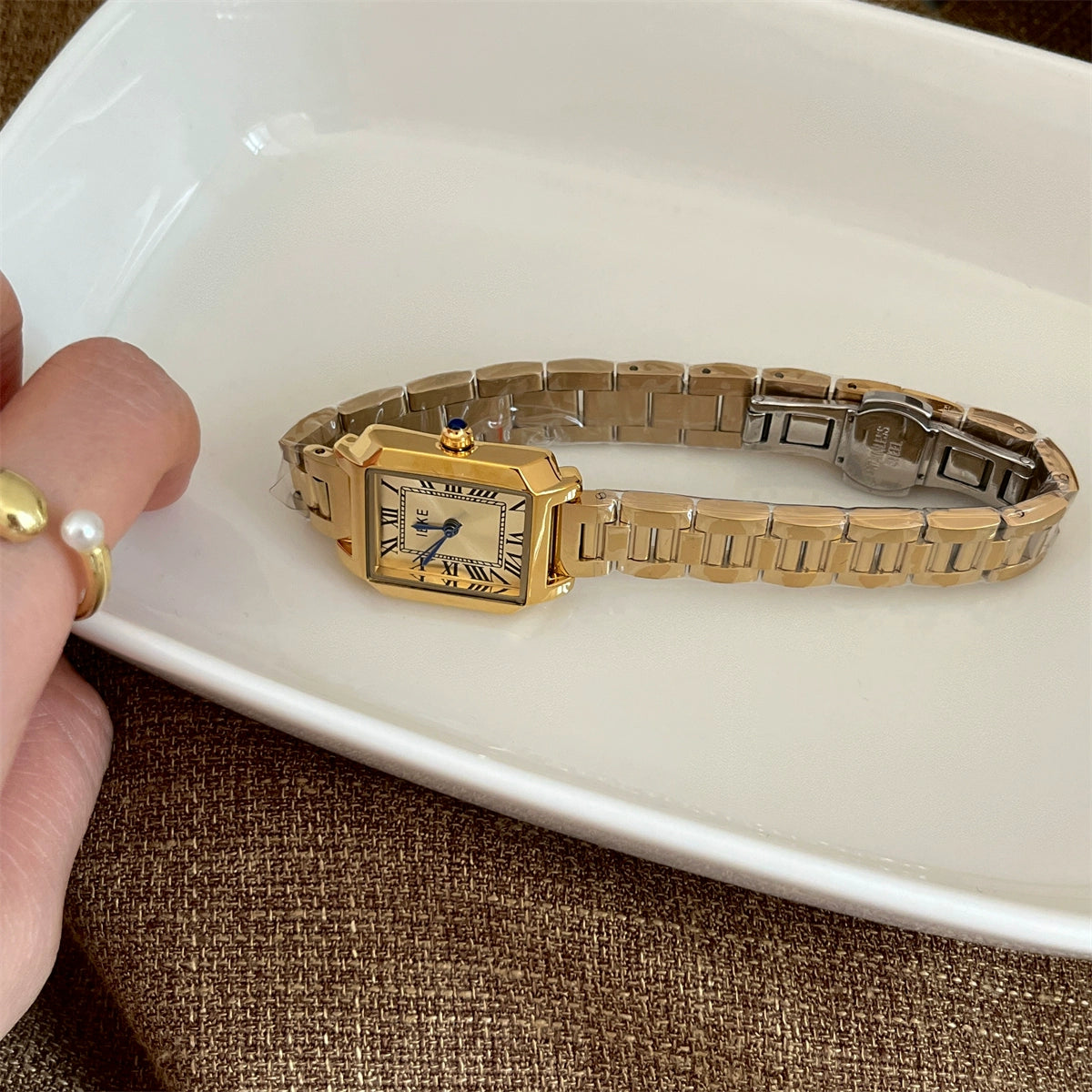 Madden Elegant Roman Square Watch - Gold Strap Gold Face [2QAKZH8H]