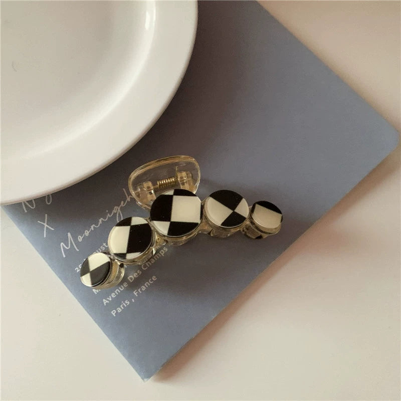 Maris Chic Hair Clips - Transparent Medium Claw Clip [HH67BIGM]
