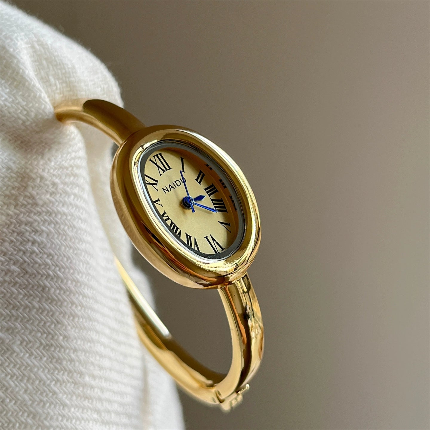 Zehra Elegant Bathtub Watch - Gold Band & Dial (Bracelet Style) [PKRK11IR]