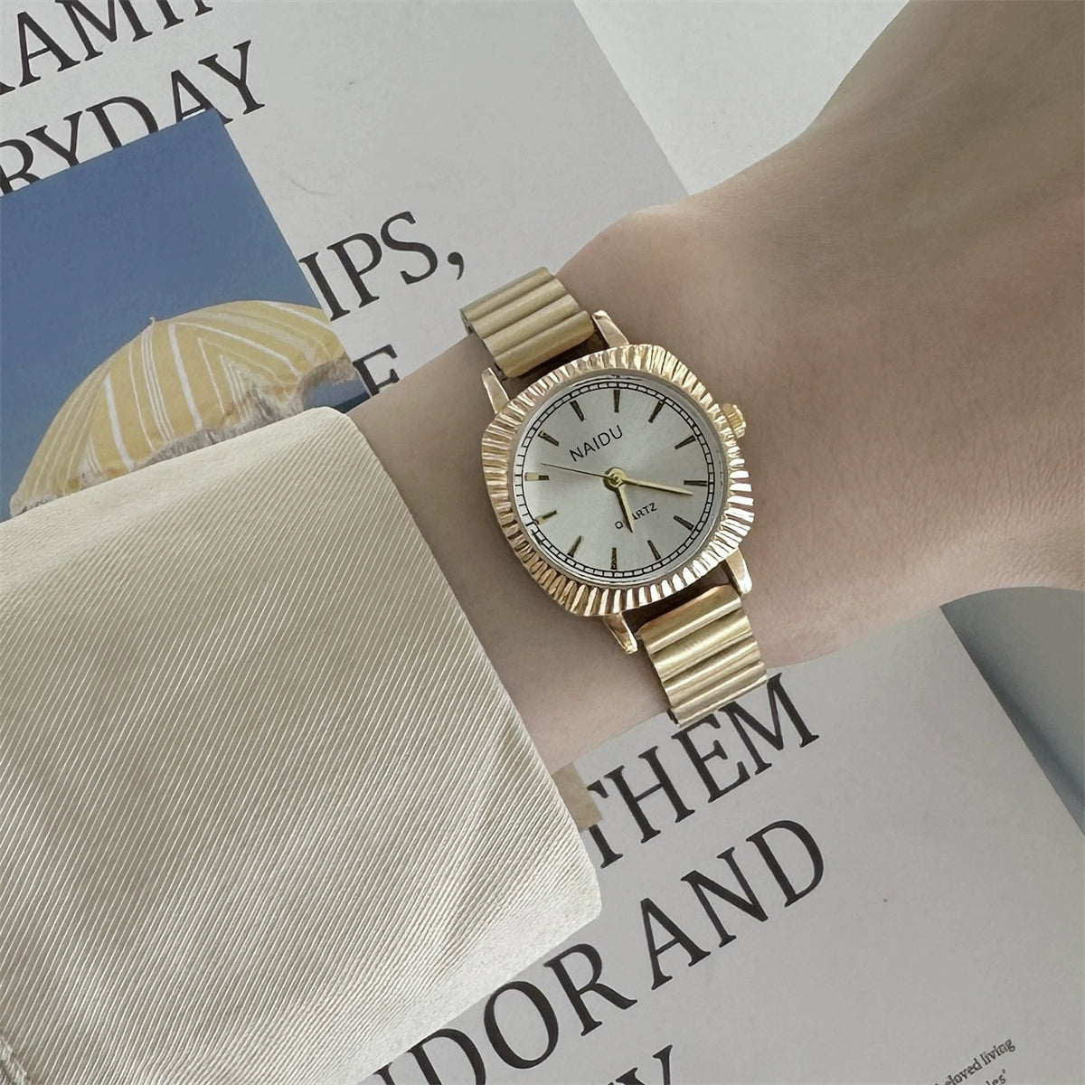 Kaycee Elegant Square Watch - Gold Strap White Face [IY1WOCVC]