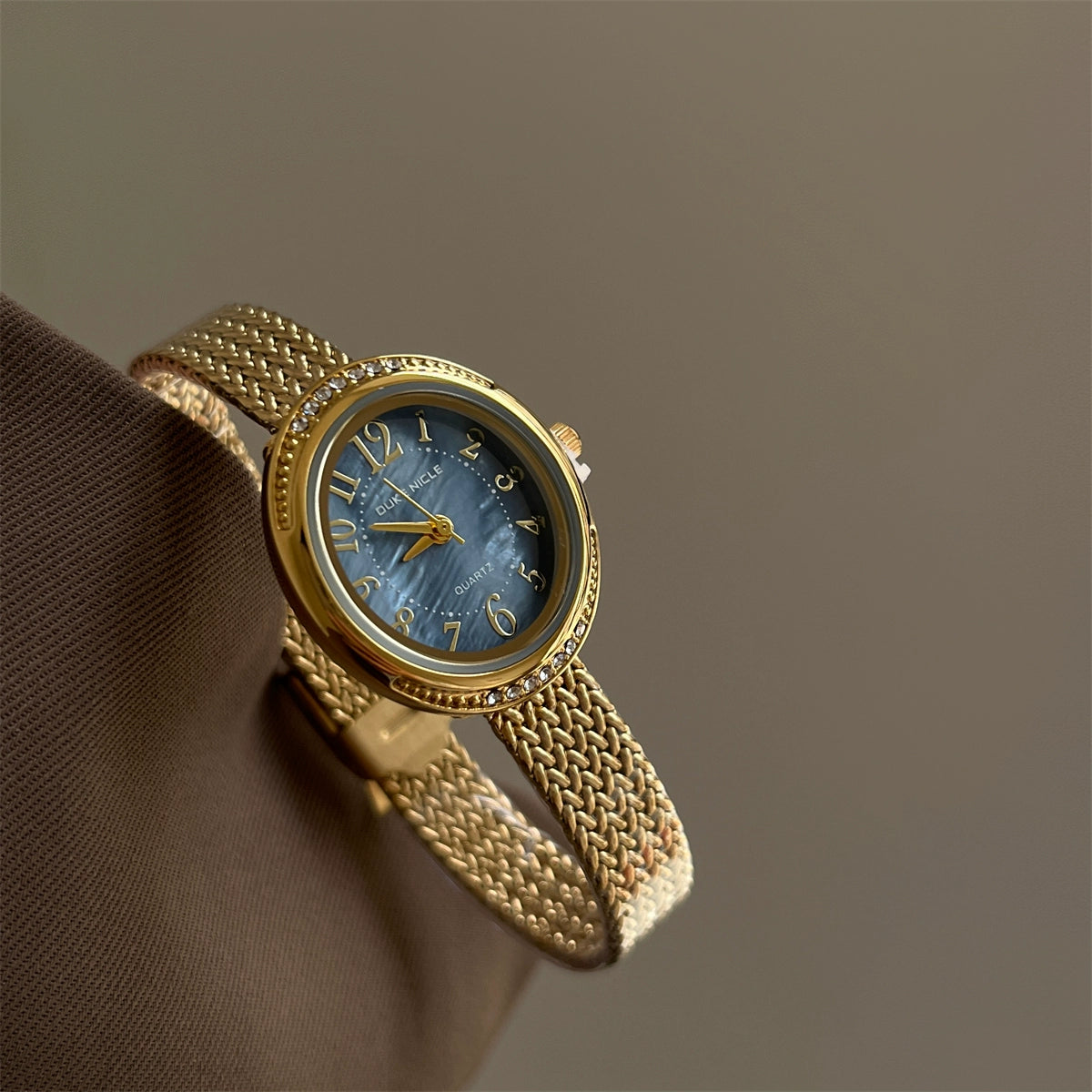 Khylie Mother-of-Pearl Watch - Gold Strap Blue Dial [QYRIKABD]