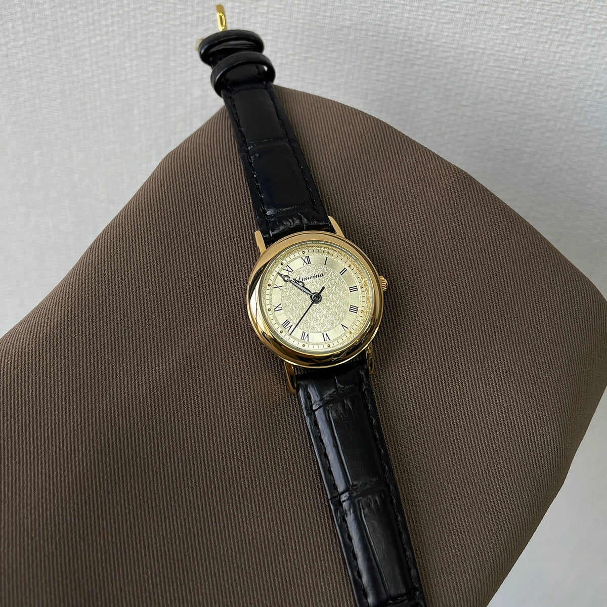 Alaysia Classic Leather Watch - Black [86MGNM1C]