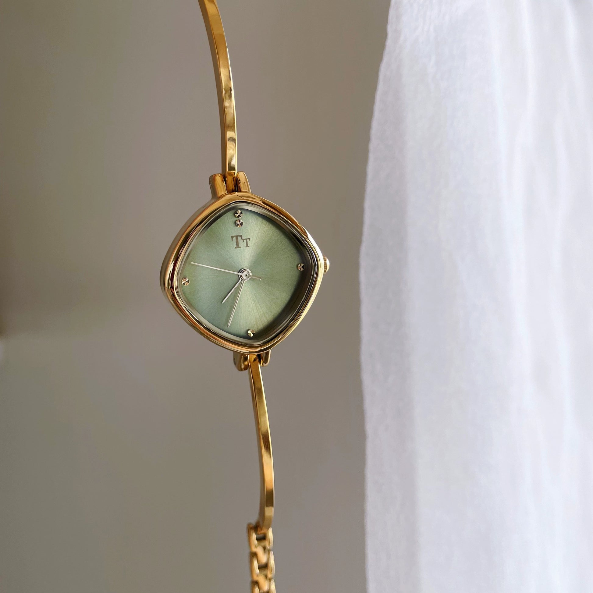 Daniela Elegant Bracelet Watch - Golden Green Face [UR35LJJ3]