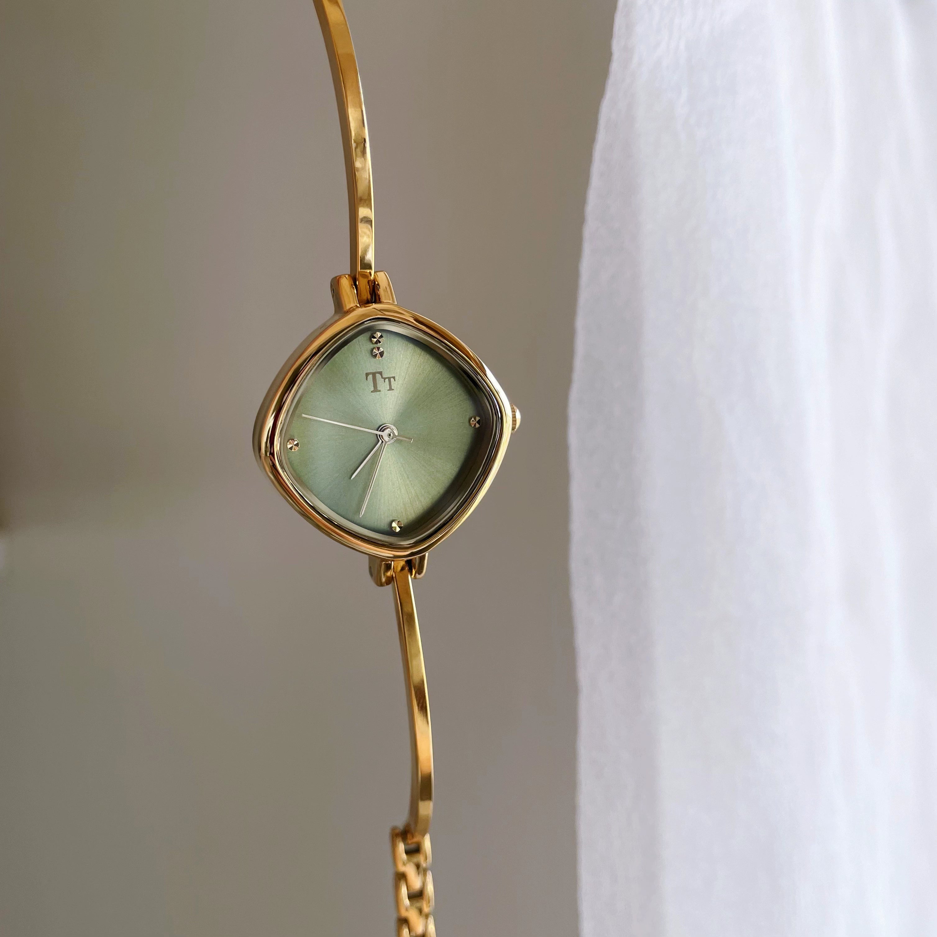 Daniela Elegant Bracelet Watch - Golden Green Face [UR35LJJ3]