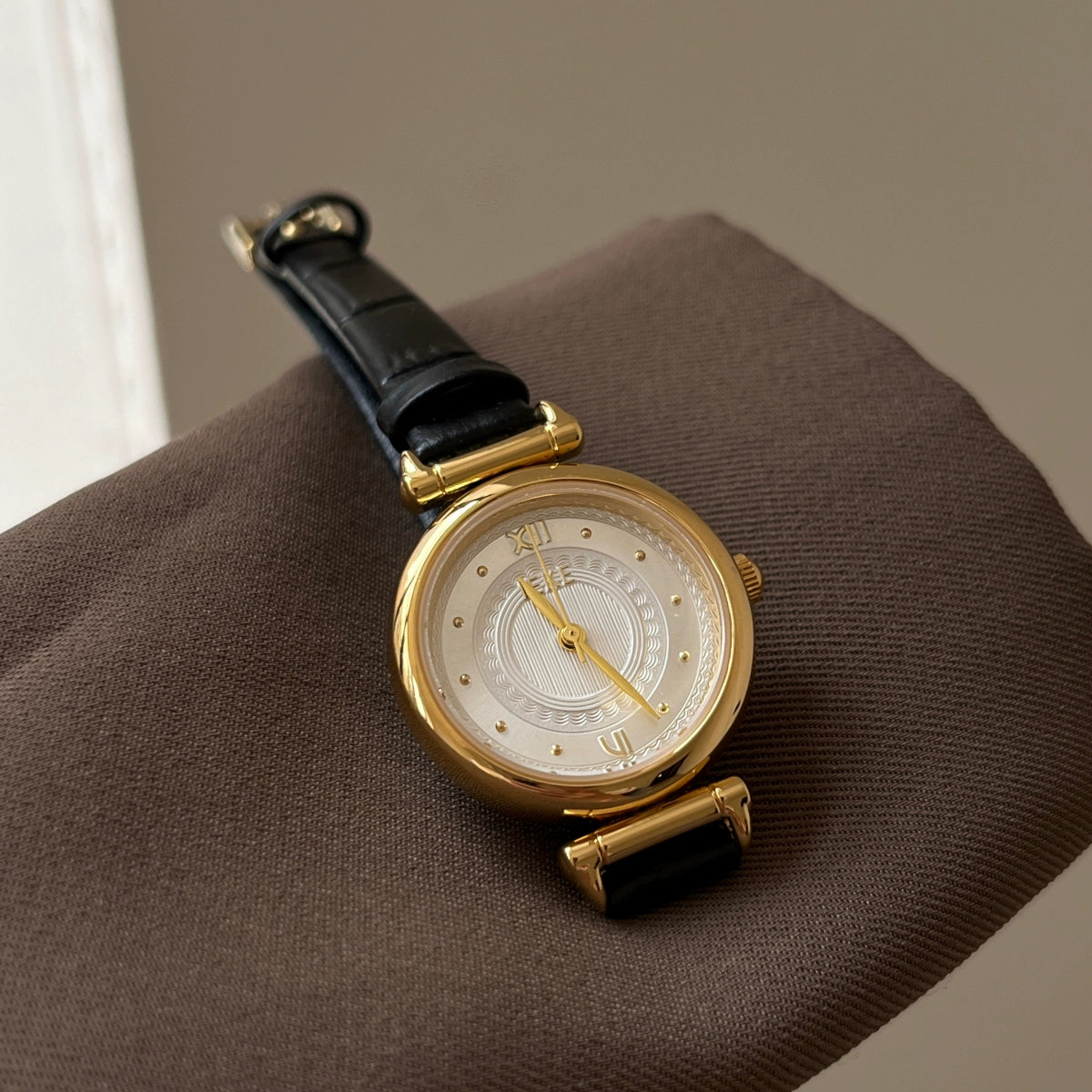 Sullivan Vintage Slim Watch - Black Strap, Gold Frame, White Dial [MB553OPG]