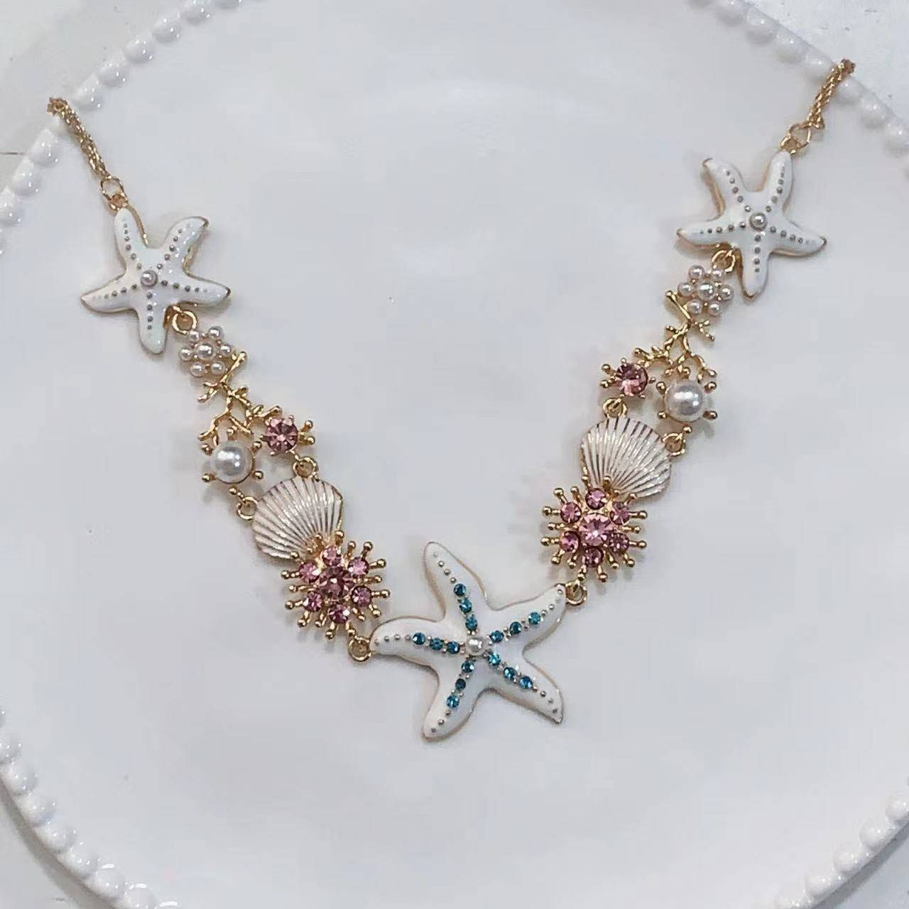 Leeana Starfish Shell Pearl Choker - White