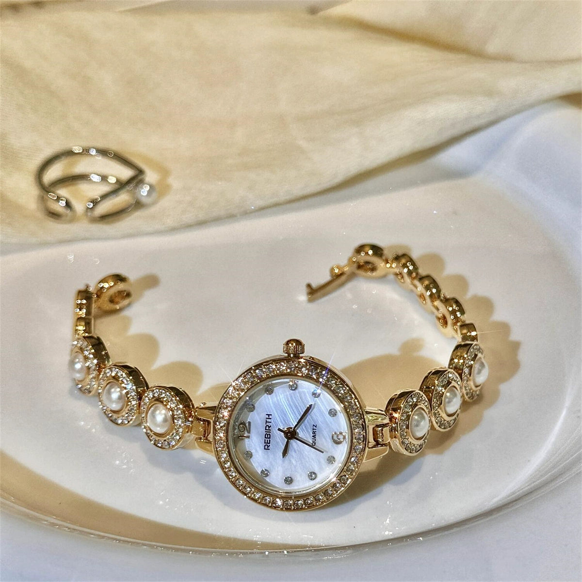 Romina Retro Starry Bracelet Watch - Gold [CYW13RRW]