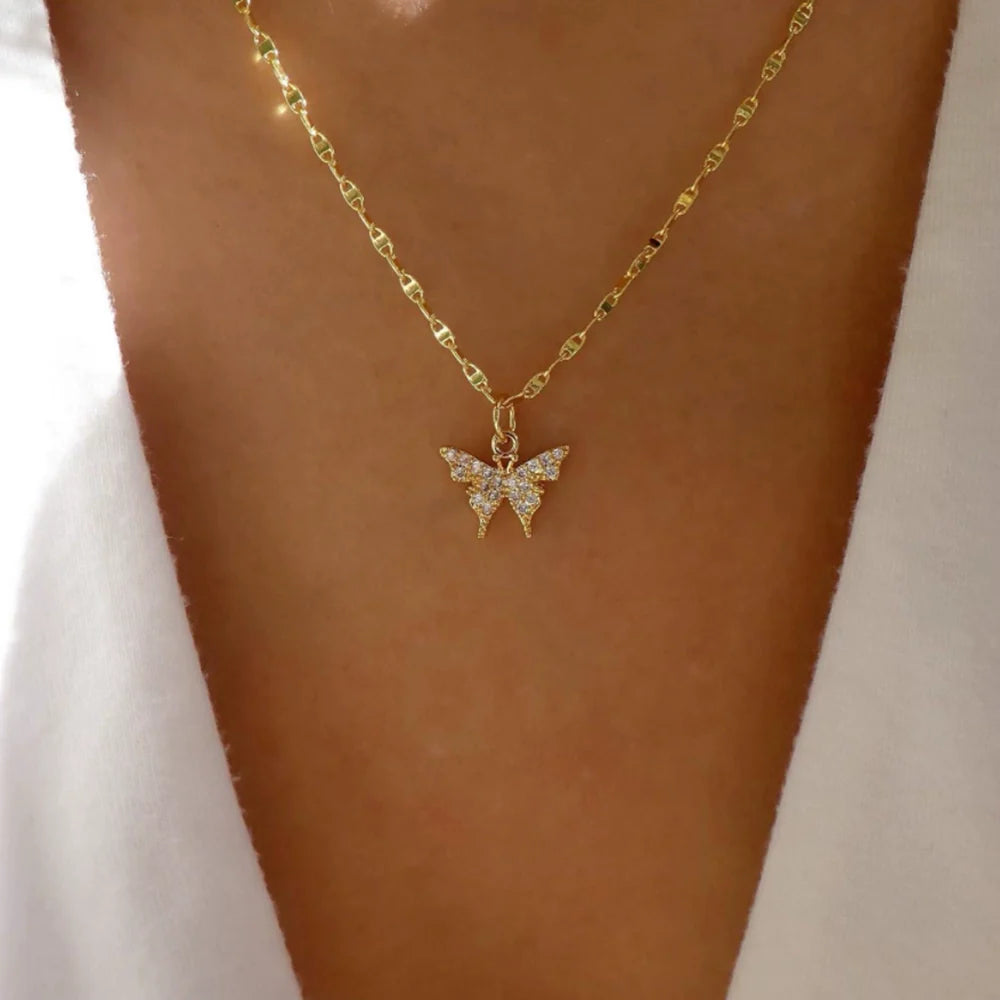 Jaqueline Multilayer Moon Pendant Necklace - CS8898-22