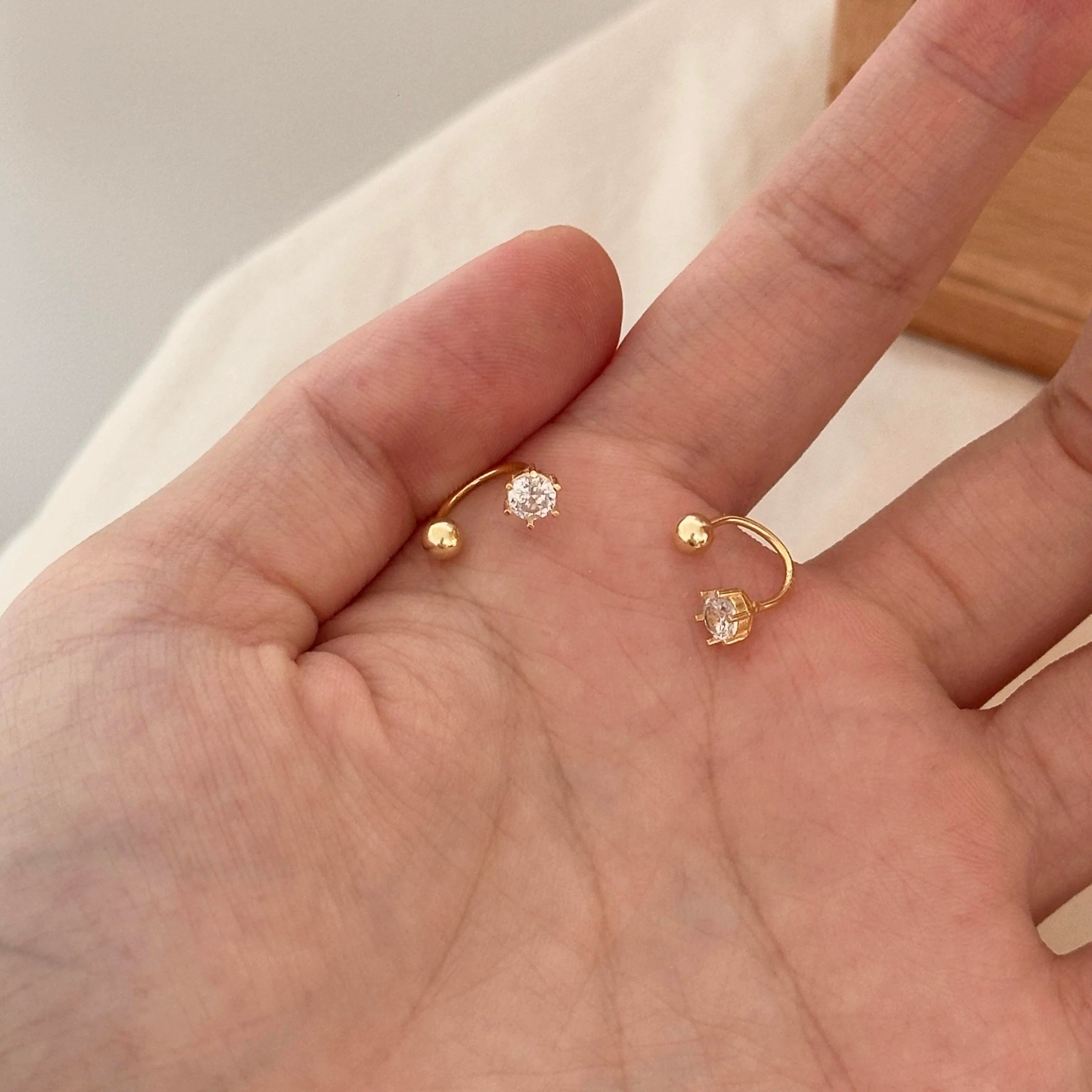 Avaline Delicate Stud Earring - 4mm U-shape Stud (S925 Sterling Silver)