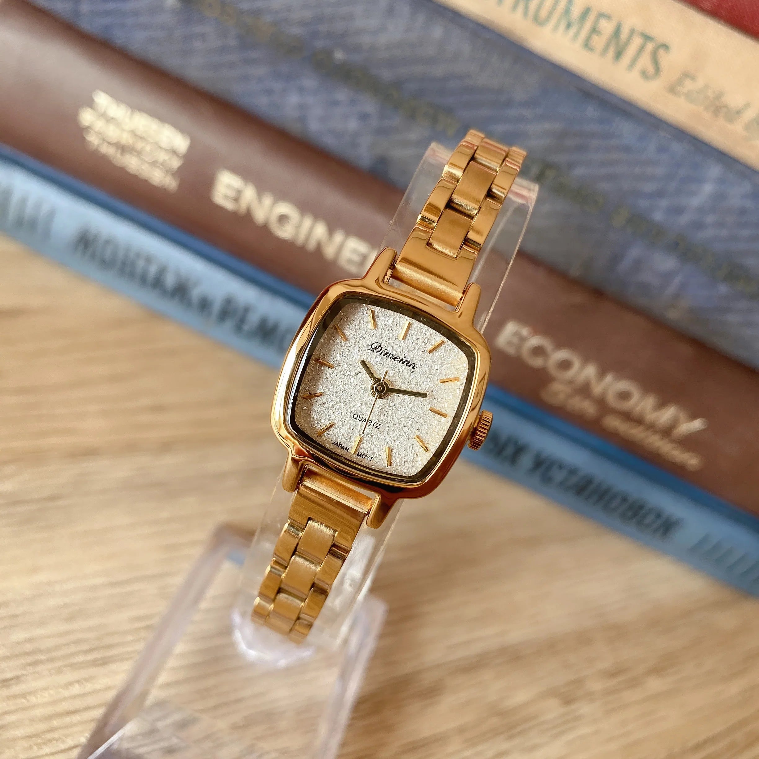 Yatziry Vintage Gold Tone Watch - Yellow with Gold Starry Dial