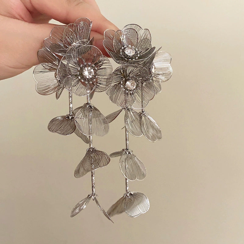 Chanell Statement Floral Earrings - Silver [TYBD3RET]